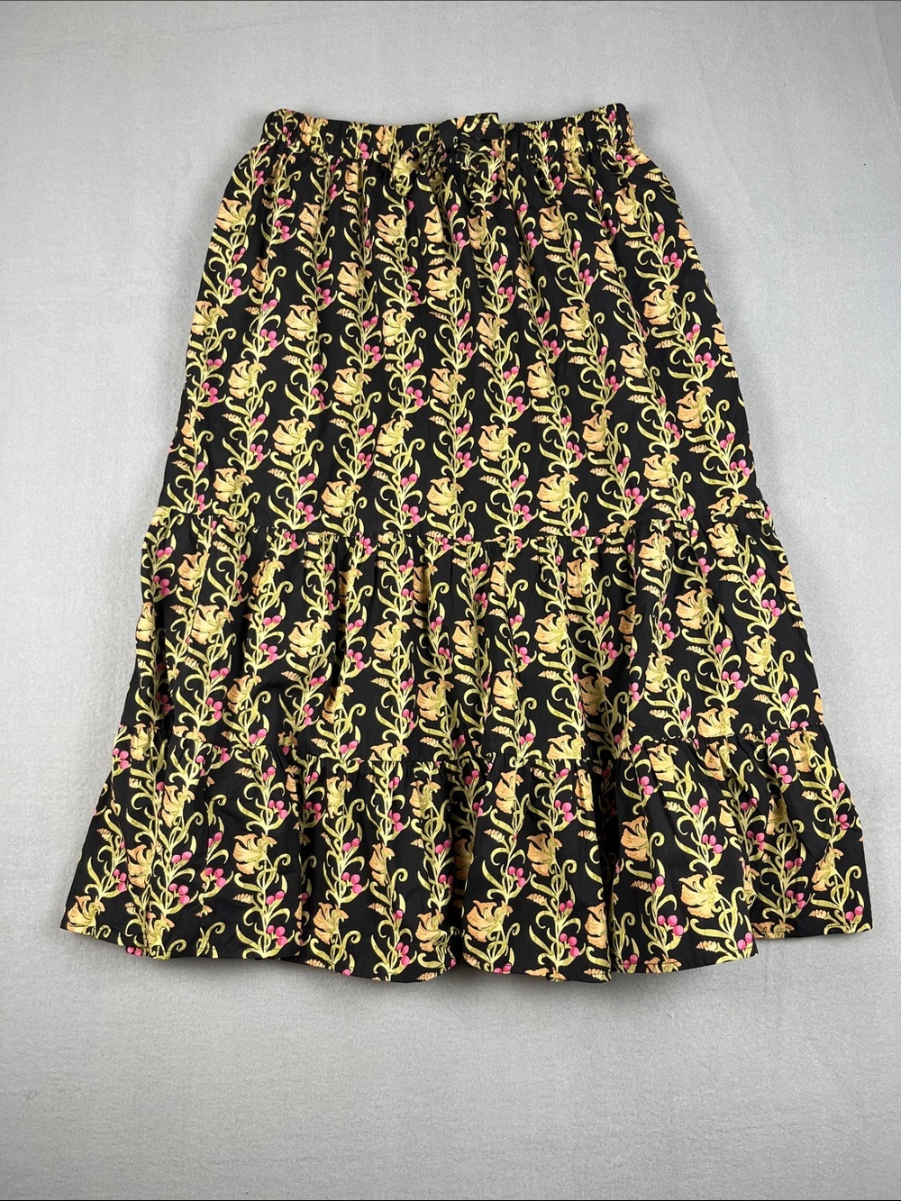 Livro Black Floral Tiered Market Skirt
Size: Medium